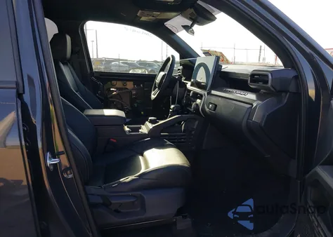 2025 Toyota Tacoma Trd Sport 4Wd from USA, damaged, VIN 3TMLB5JN1SM112238